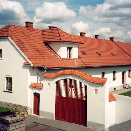 Апартаменты Blazkuv Statek Malsice Экстерьер фото